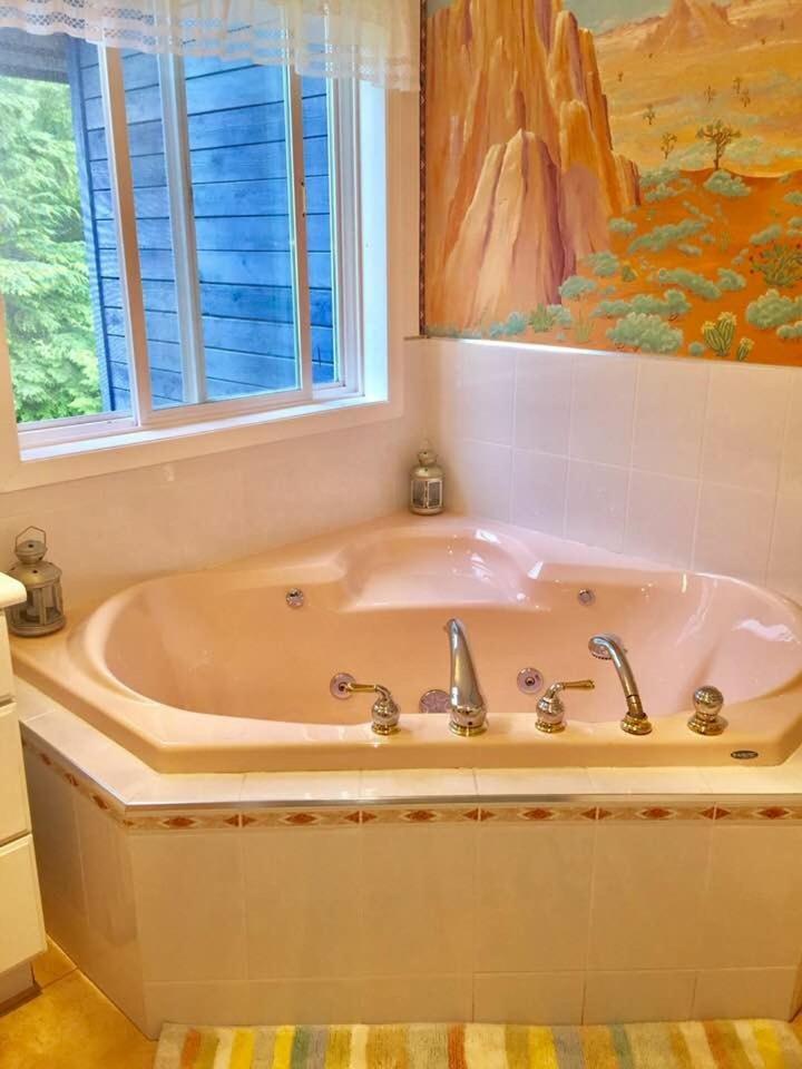 Seafarers Bed & Breakfast Тофино Экстерьер фото